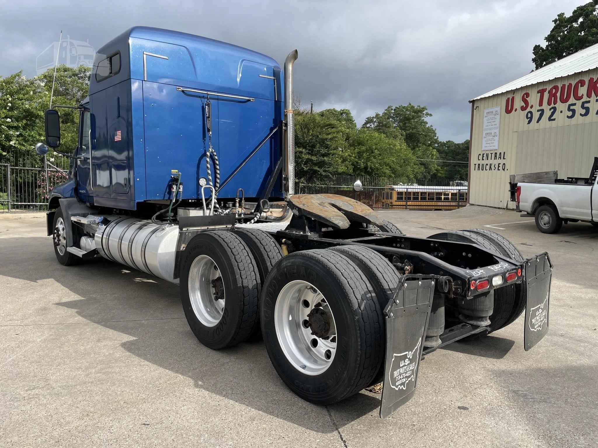 2017 Mack Pinnacle CXU613 - B1437P