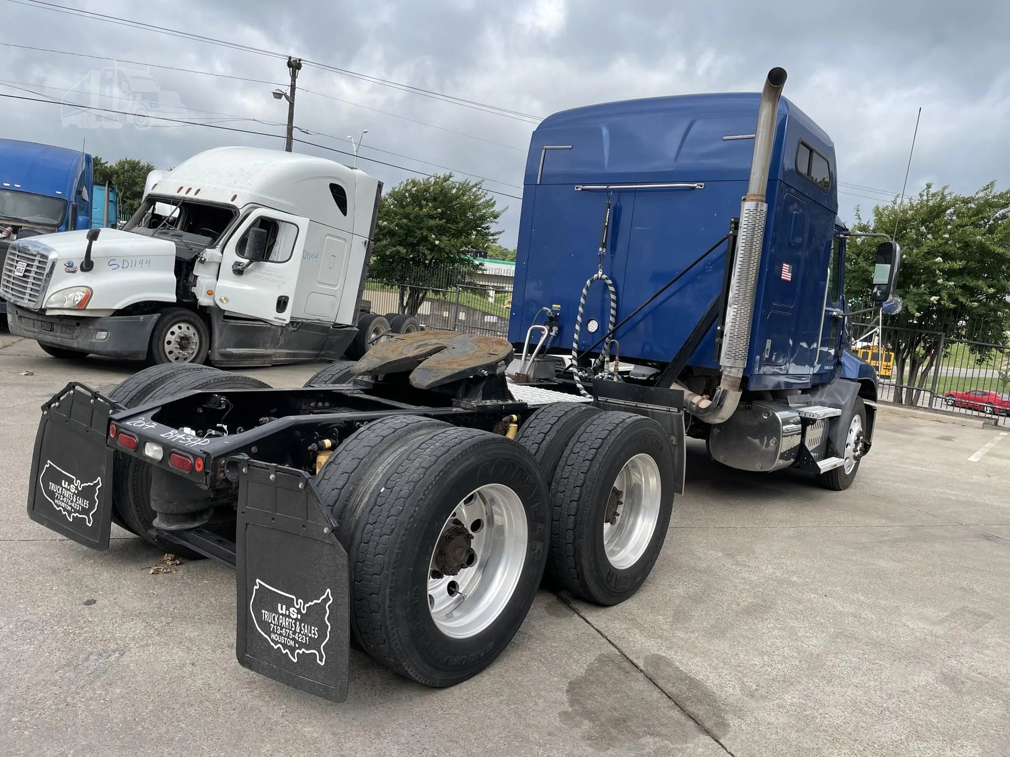 2017 Mack Pinnacle CXU613 - B1437P