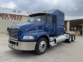 2017 Mack Pinnacle CXU613 - B1437P