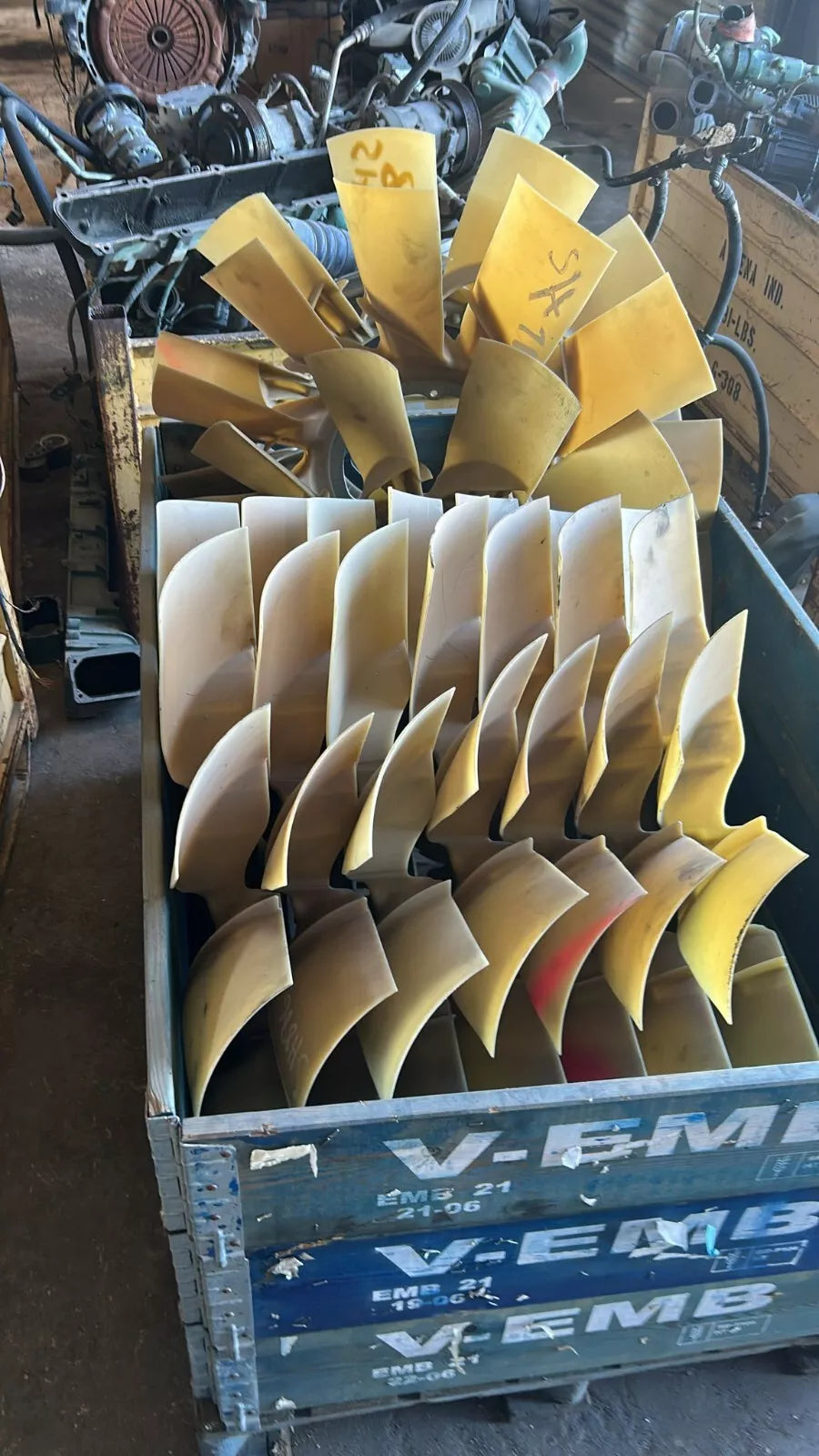Volvo D13 Engine Fan Blade - Used - 0
