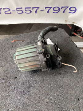 21373547 2016 Volvo D13 Engine Crankcase Ventilation Oil Water Separator - 0