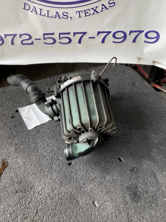 21373547 2016 Volvo D13 Engine Crankcase Ventilation Oil Water Separator