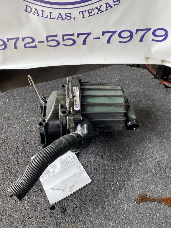 21373547 2016 Volvo D13 Engine Crankcase Ventilation Oil Water Separator