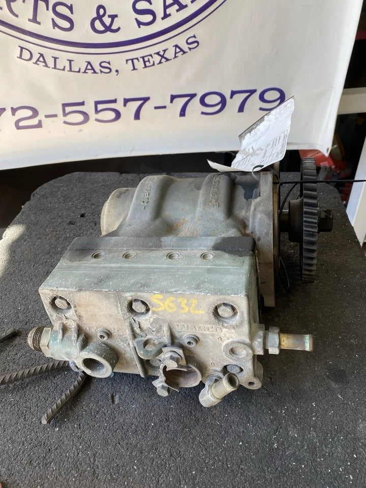 Genuine Volvo D13 Air Compressor P22016995- USED - 0